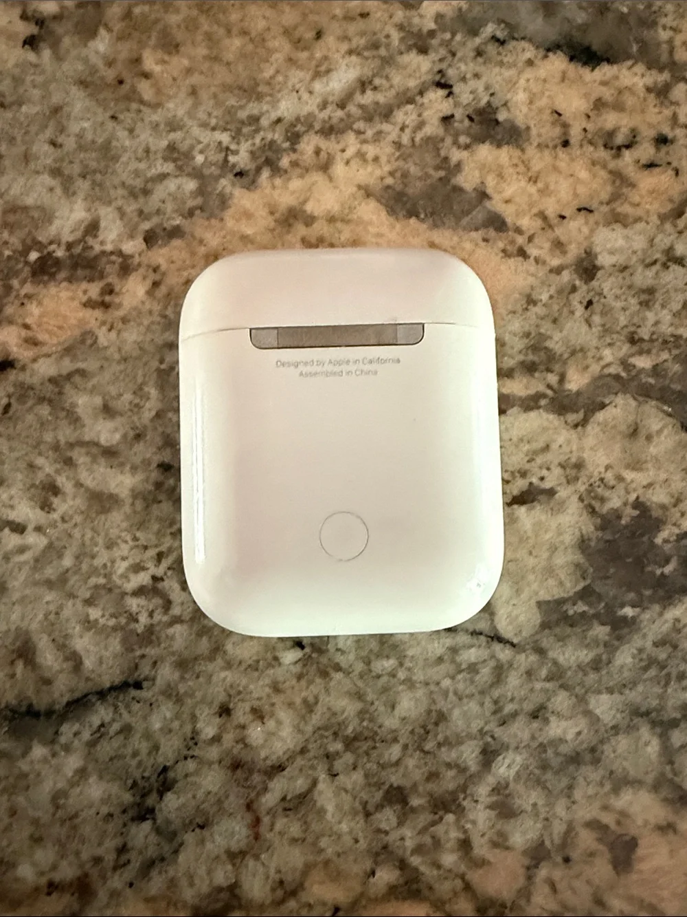 AirPods Gen 1 Charging Case with Lightning Cable - White
